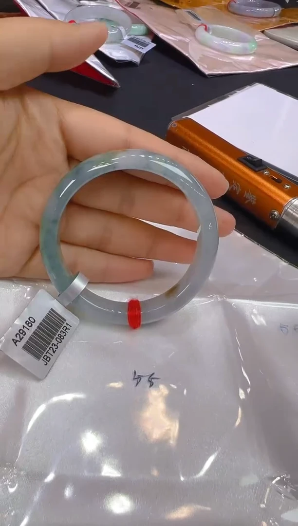 翡翠手镯未镶嵌284