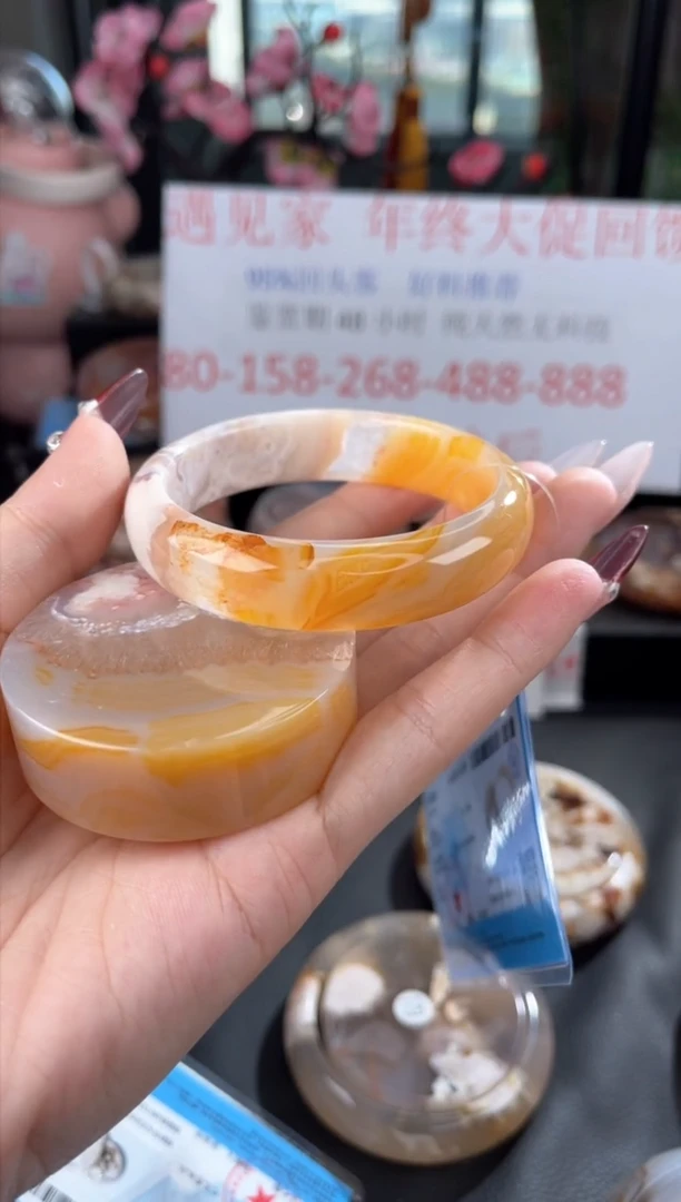 【闪购商品】石英质玉手镯未镶嵌56