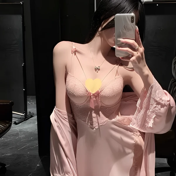 「心动信号」80-150斤 *纯欲法式美背轻奢缎面深V蕾丝性感睡裙