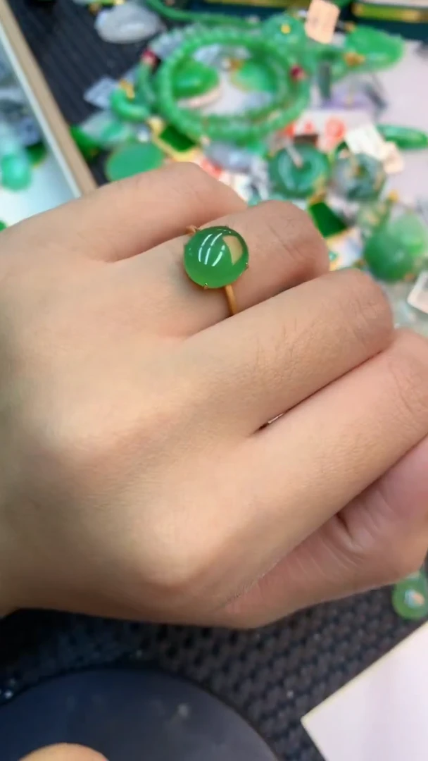 颈饰18K金镶嵌翡翠1