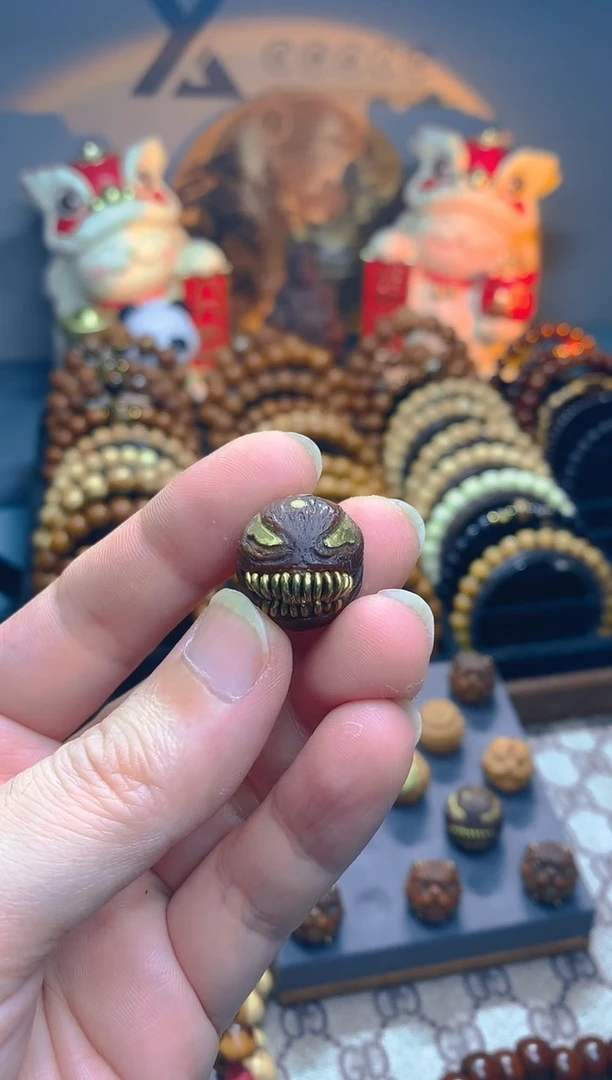把件猴头核桃紫金鼠雕刻单颗满镶嵌毒液卡18mm