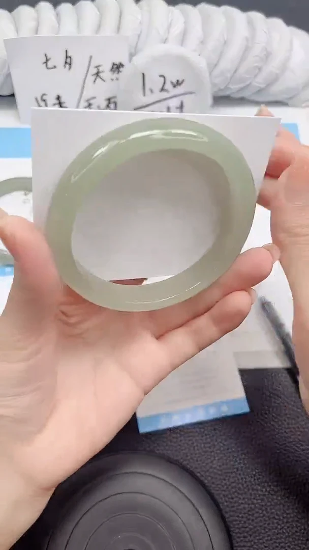 未镶嵌手镯石英质玉163-65