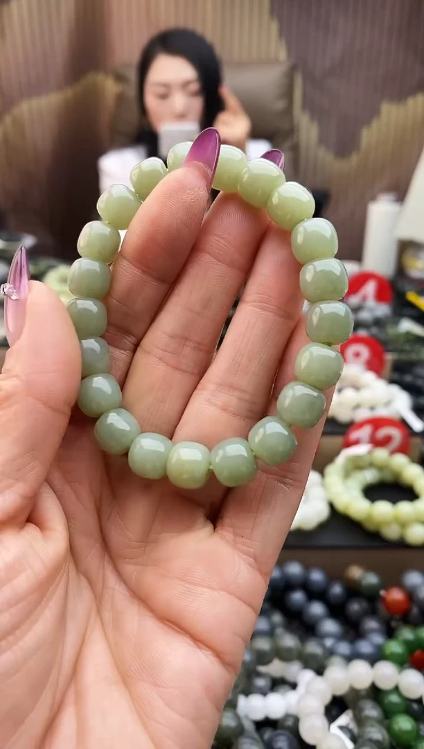 未镶嵌手串和田玉湖水绿10