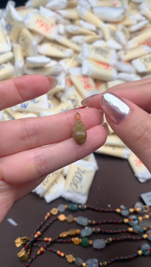 【闪购商品】翡翠挂件18K金镶嵌一