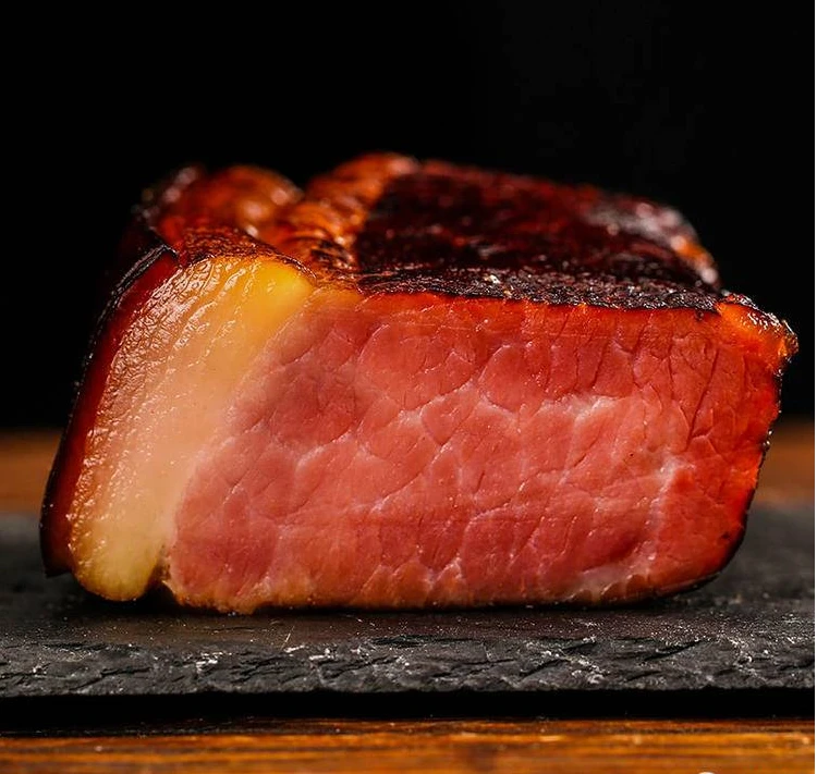 现称腊腿肉柏树枝小火慢熏