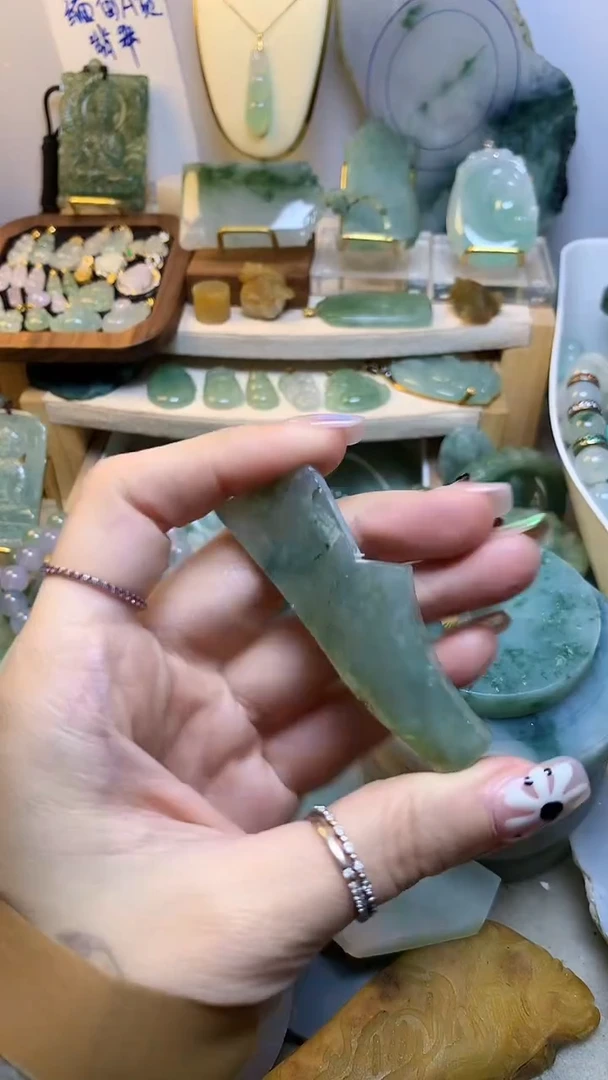 未镶嵌挂件翡翠 缅甸A货翡翠，没有运费险