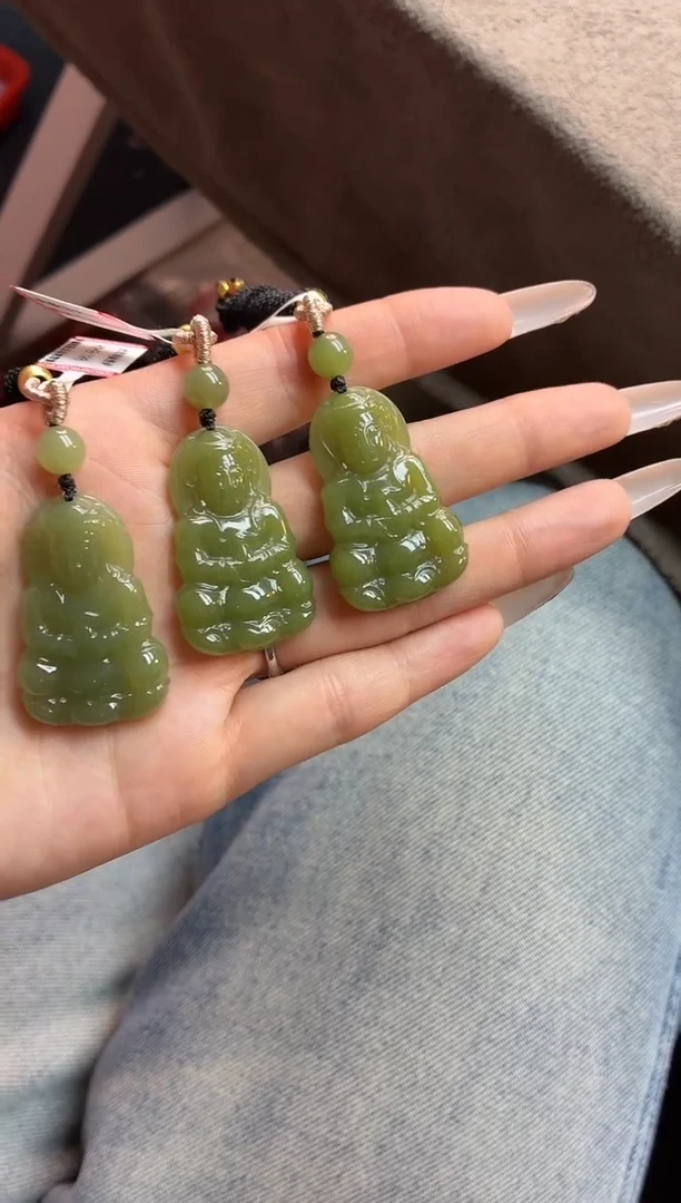 颈饰未镶嵌和田玉（糖玉）鉴定后发出（带证书）微色差 多样性发其一