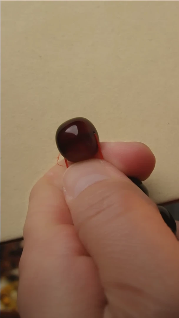 【闪购商品】琥珀颈饰未镶嵌16.5+血珀单珠老型