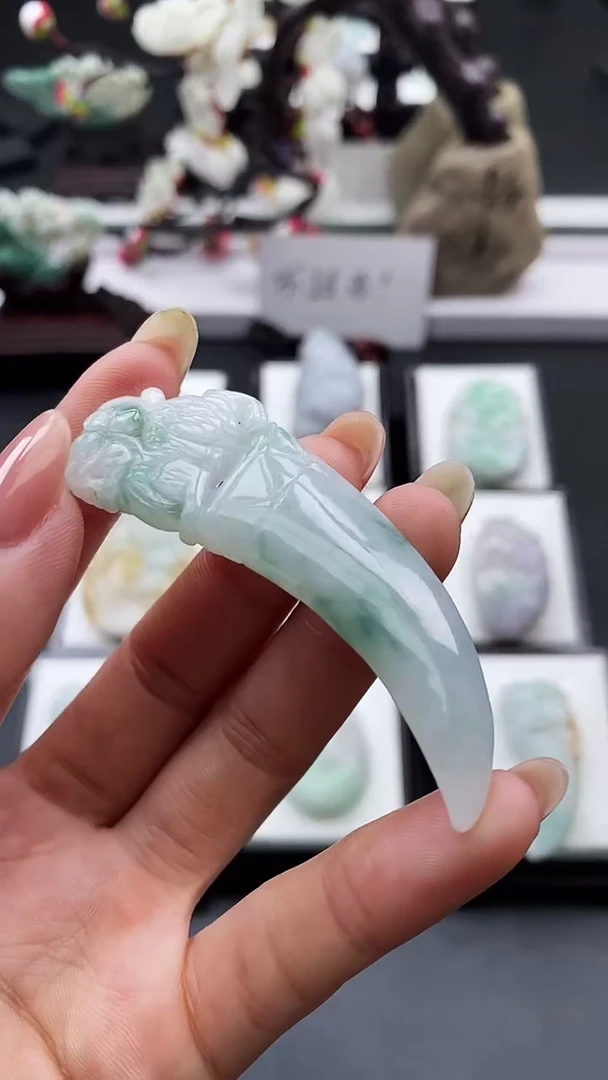 【闪购商品】翡翠颈饰未镶嵌天然缅甸A货翡翠