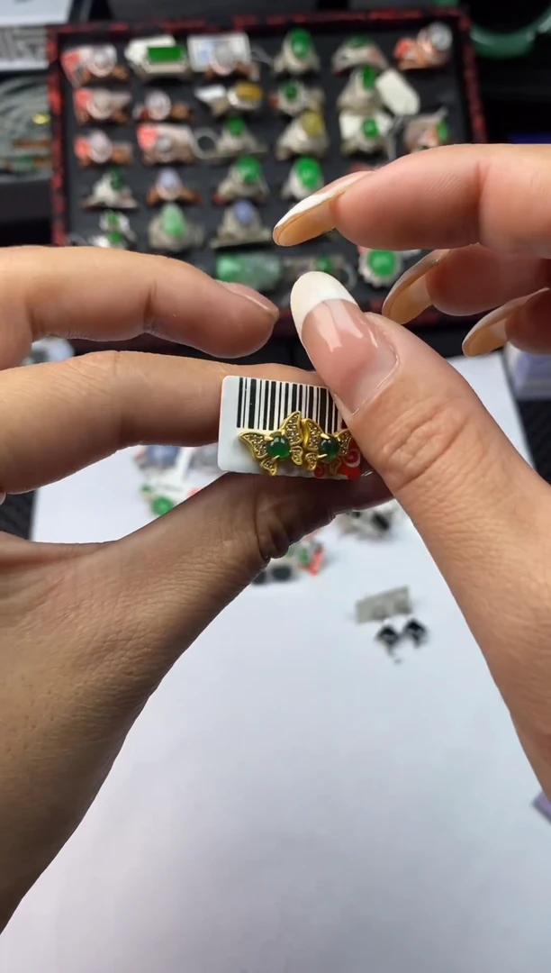 未镶嵌戒指翡翠1