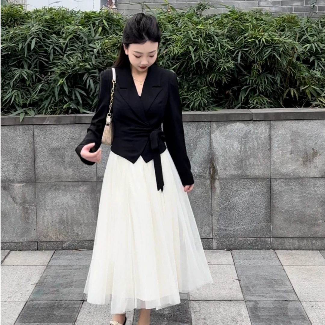 【春日絮语】琳琳小个子气质风收腰上衣网纱半裙春季新款优雅范套装