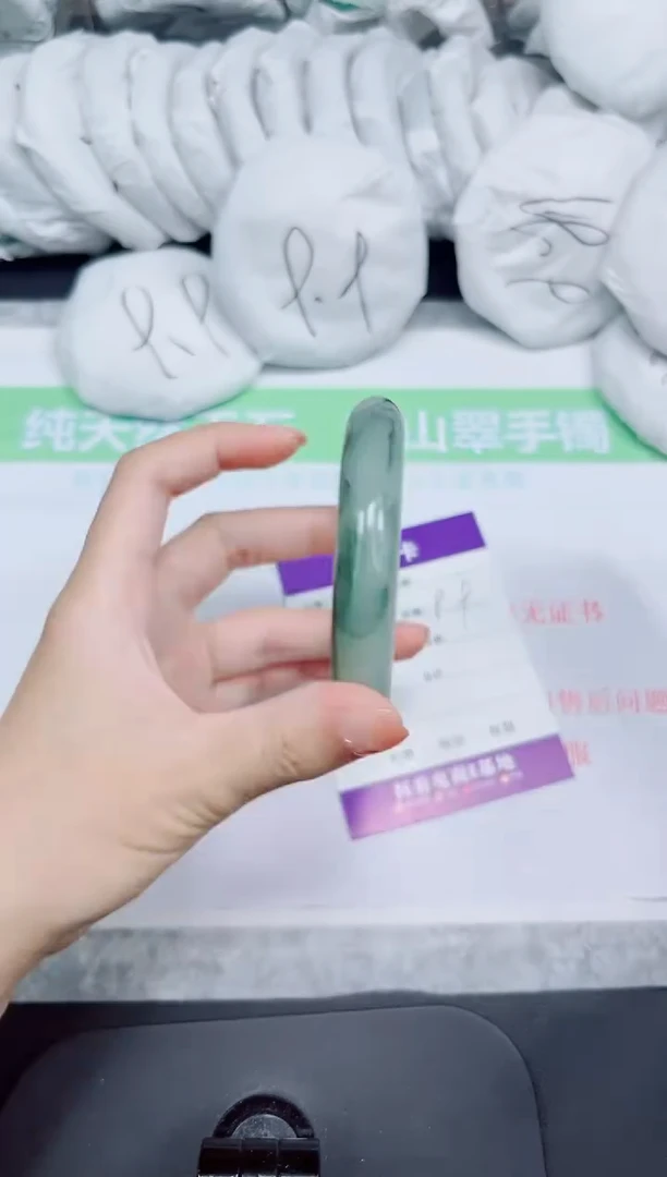 石英质玉手镯未镶嵌163-