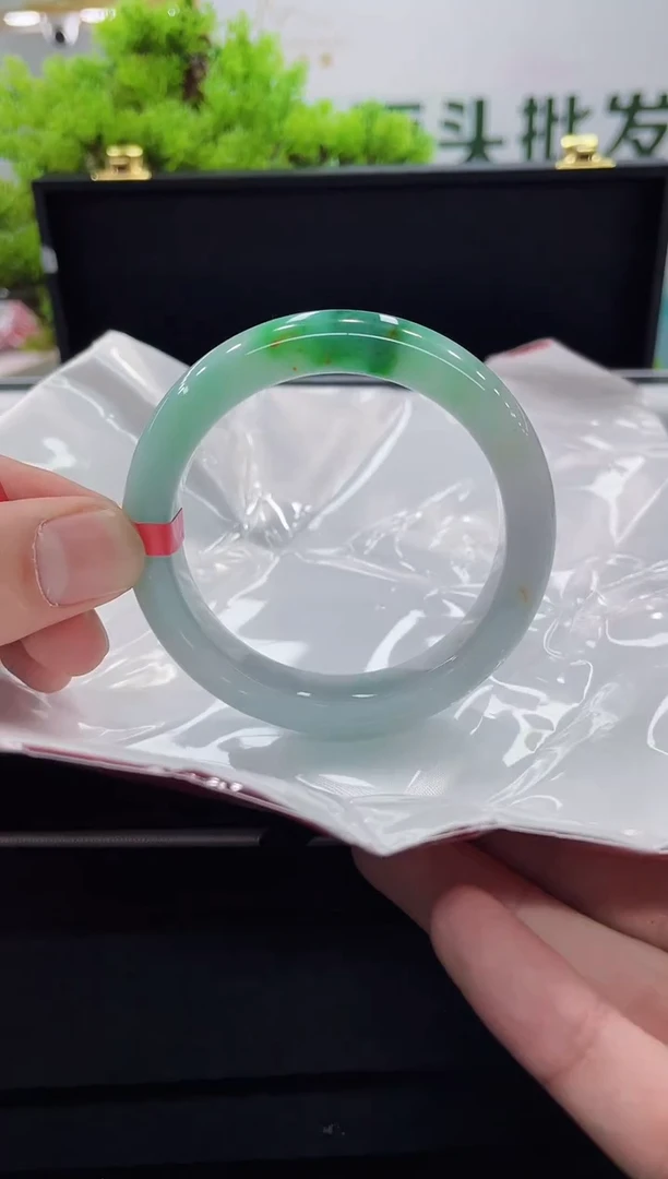 【闪购商品】翡翠手镯未镶嵌手镯