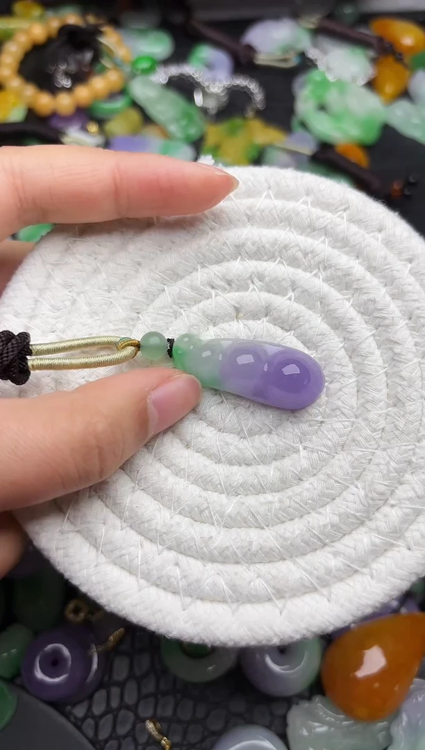 颈饰未镶嵌翡翠缅甸翡翠吊坠