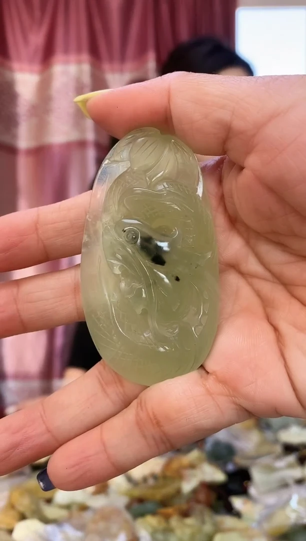 未镶嵌岫玉吊坠