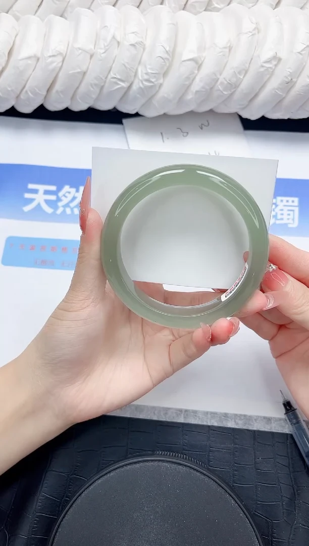 石英质玉手镯未镶嵌105-62