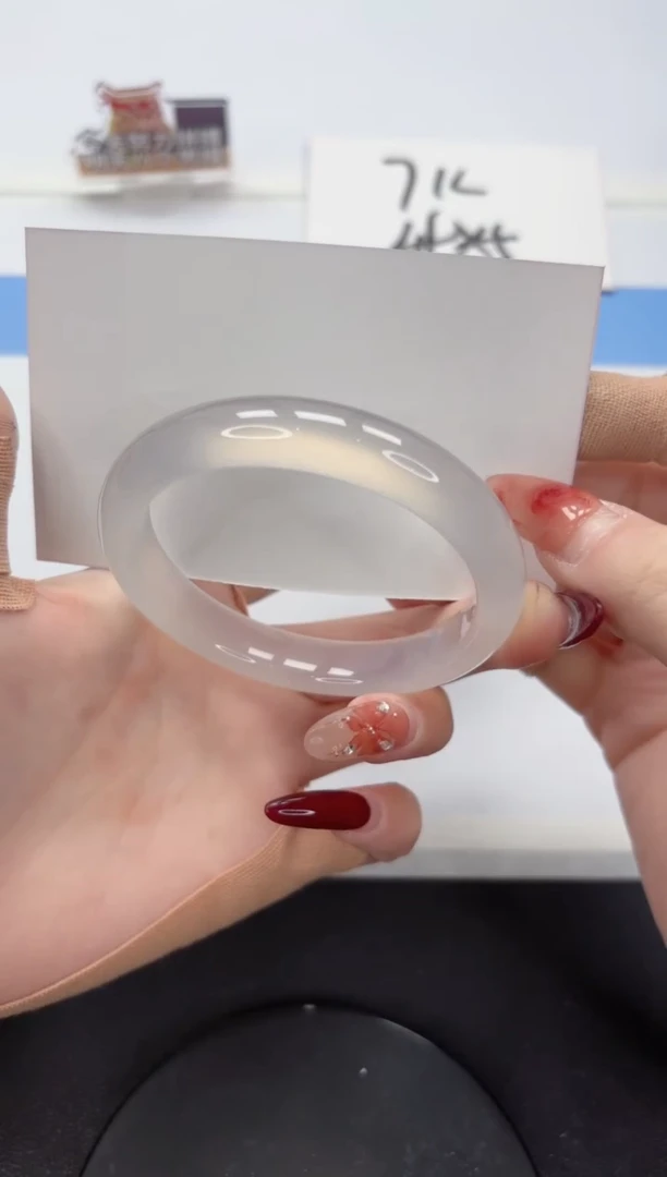 【闪购商品】石英质玉手镯未镶嵌A260-56.8