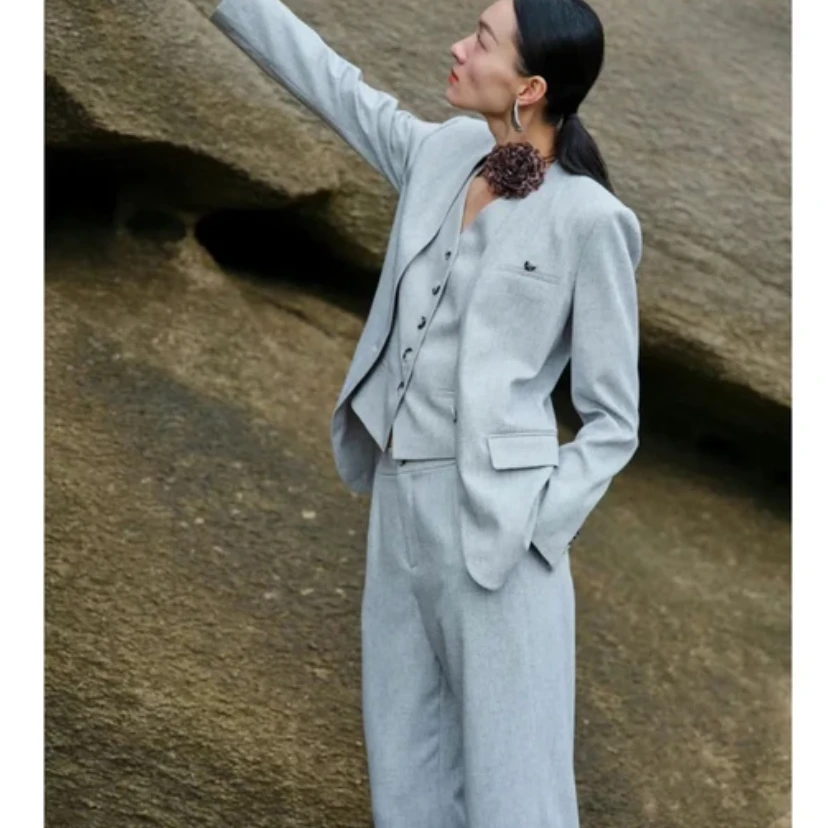 歌锦GEJIN2025春季新款轻时尚西装上衣9122570119