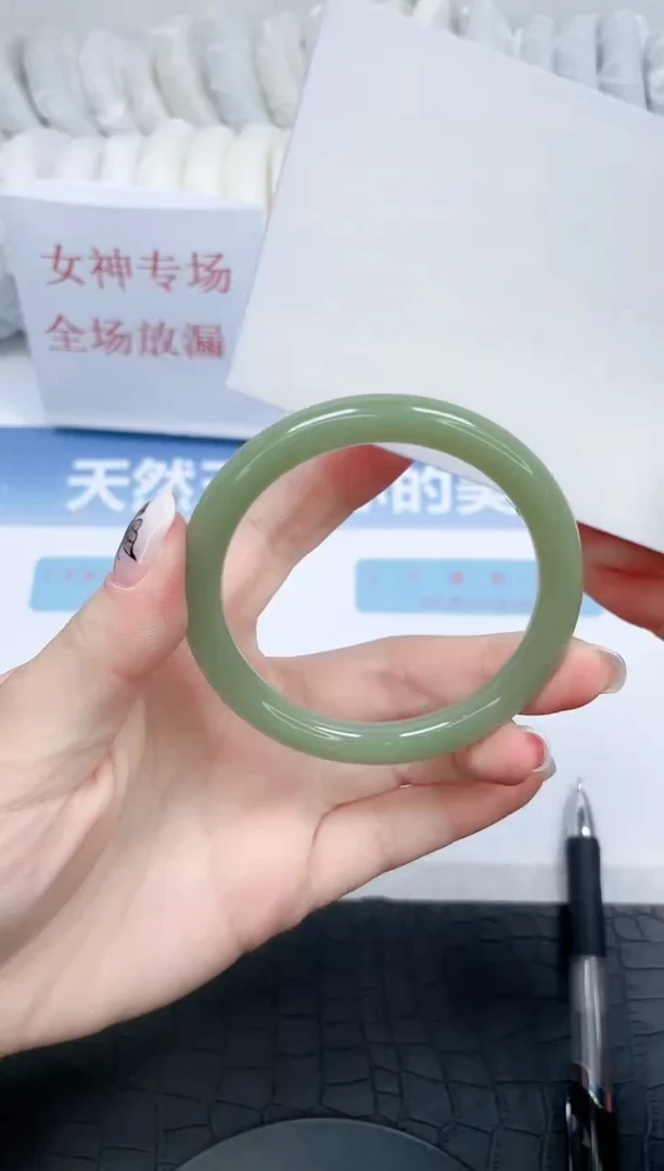 【闪购商品】石英质玉手镯未镶嵌225-54