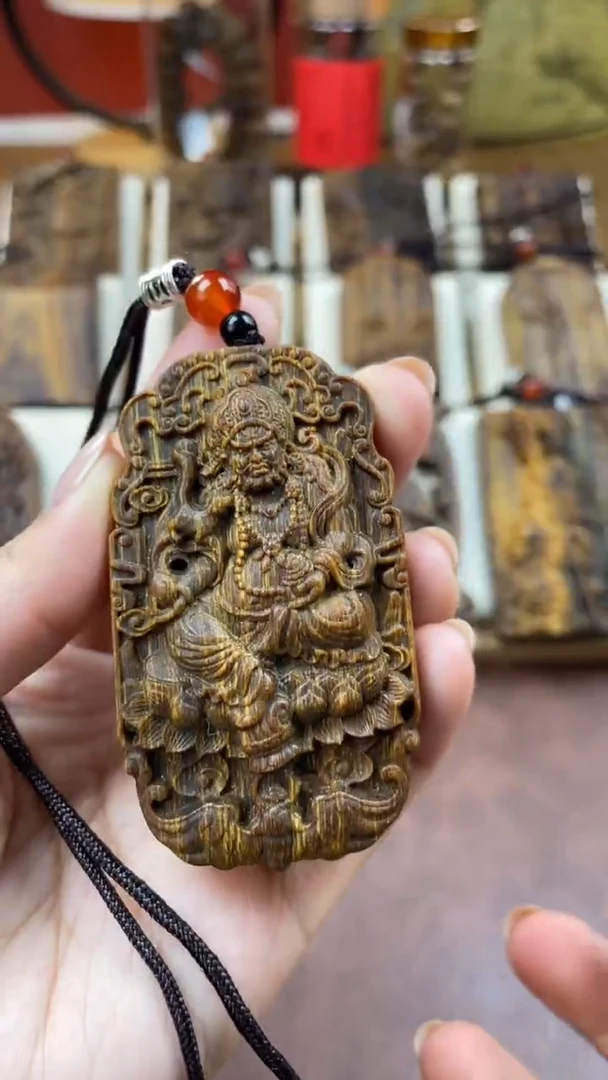 木木雕款芽庄 黄财神 7cm送养香瓶