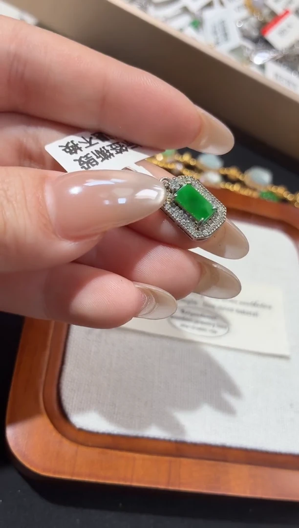 吊坠(不含链)银S925镶嵌翡翠吊坠