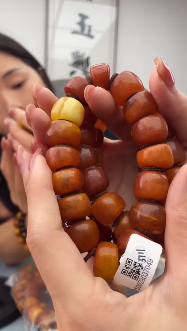 未镶嵌蜜蜡珠宝奇石044 18微瑕假一罚十多样性发其一