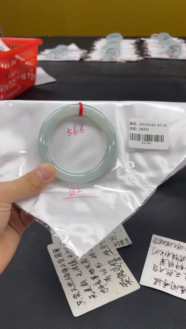 未镶嵌手镯翡翠翡翠手镯