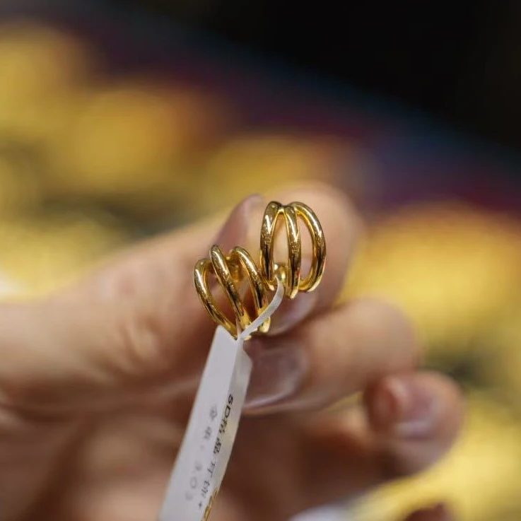 【巧玲专属】足金999三生三世猫抓耳环 经典时尚百搭 2.97