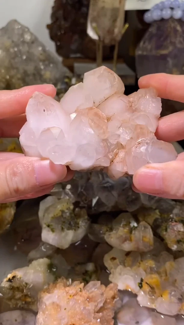 未镶嵌珠宝半成品水晶64号204g粉色花园晶簇