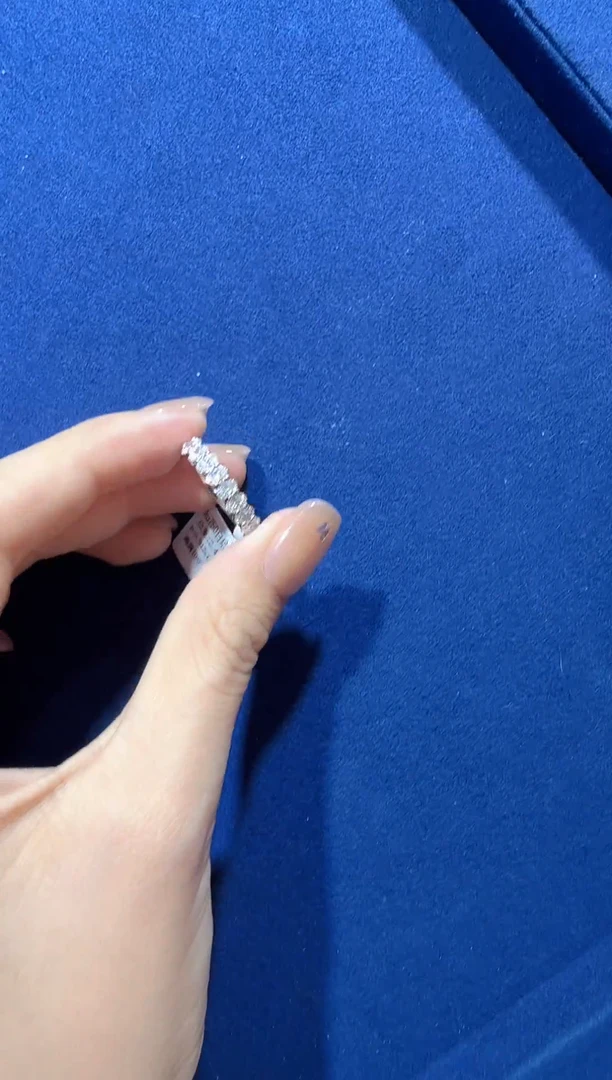 18K金镶嵌实验室培育钻石鸽子蛋戒指 单颗10分 15号圈 精致款