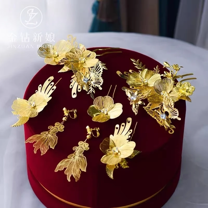 金色新中式秀禾头饰结婚高级婚礼重工头饰简单大气超复古2025新款