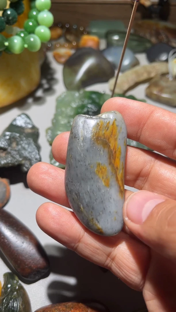 未镶嵌和田玉（子料）挂件和田玉（子料）