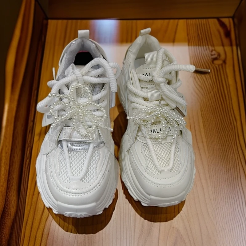 2813岩中跟百搭时尚休闲鞋四季通用系带白色小白鞋春季女士水钻