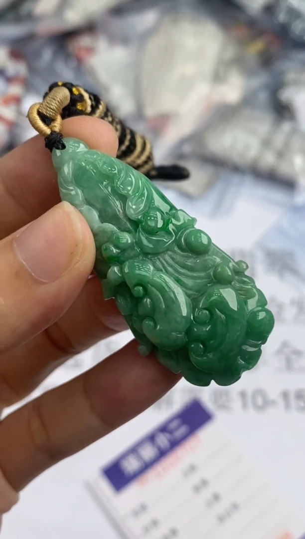 未镶嵌挂件翡翠303240     多人