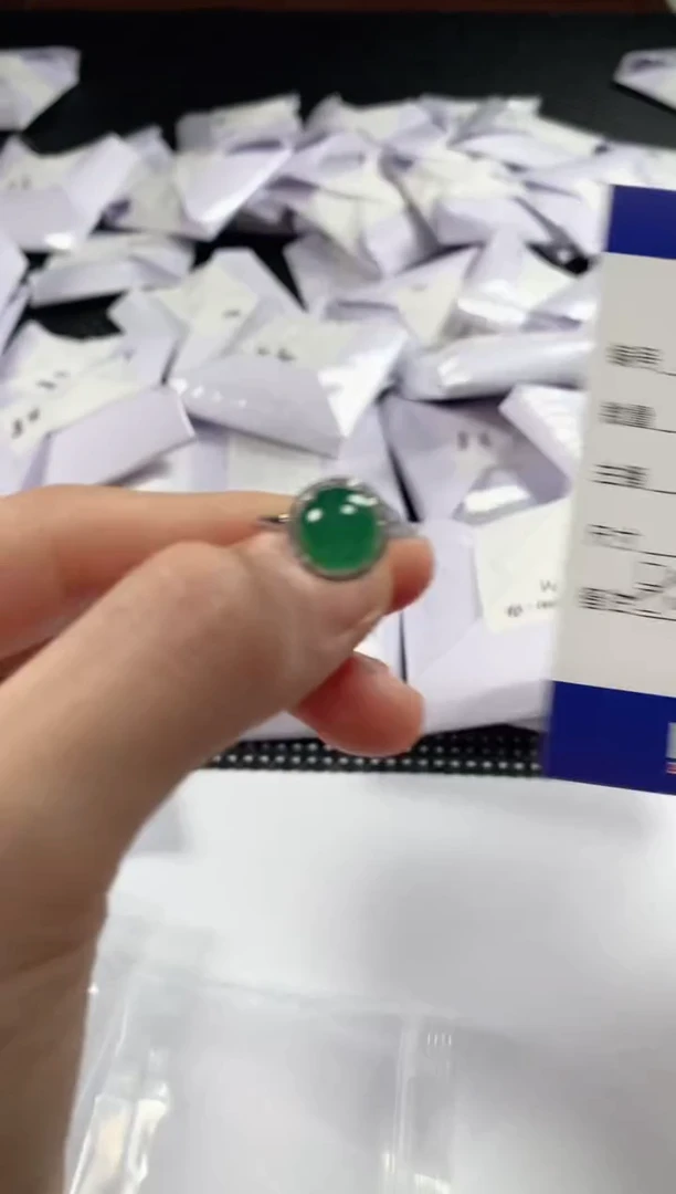 颈饰18K金镶嵌翡翠多样性发货，发一件14