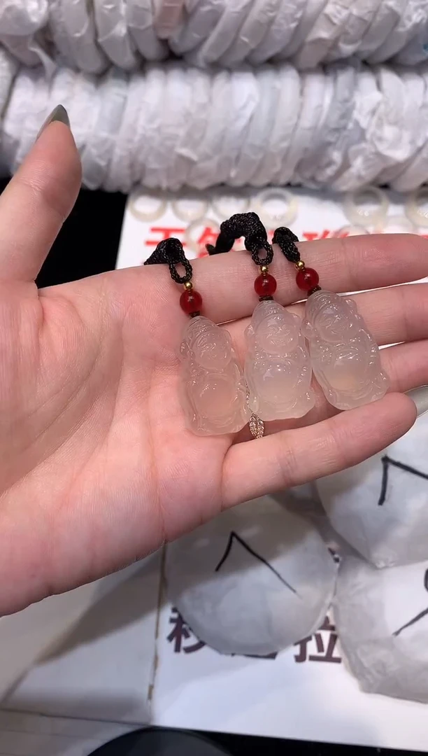 玛瑙/玉髓颈饰未镶嵌1