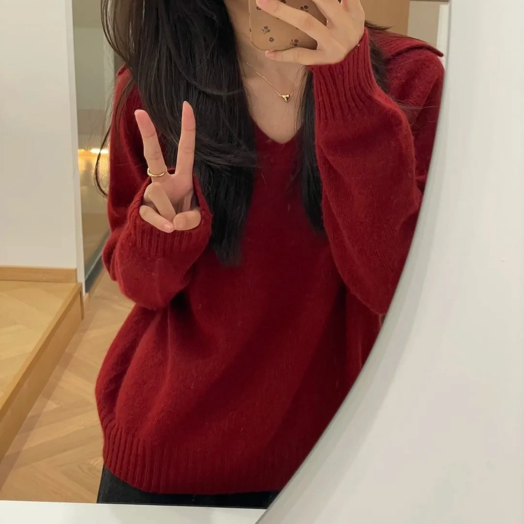 2025秋冬新款韩系V领针织衫毛衣女宽松显瘦百搭新年红色上衣ins