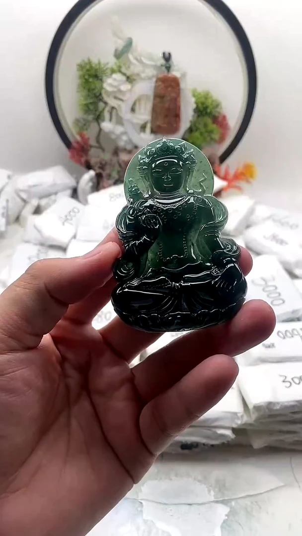 颈饰未镶嵌翡翠渡母