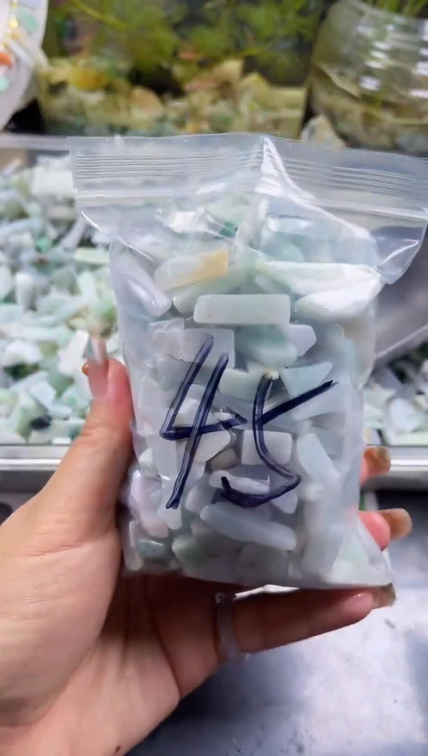 配石翡翠天然翡翠小号500克45
