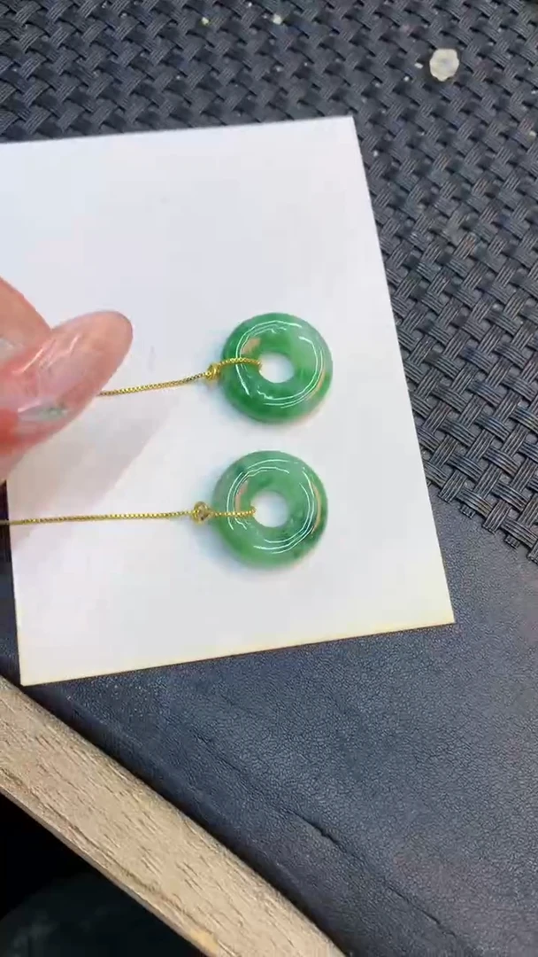 颈饰未镶嵌翡翠1