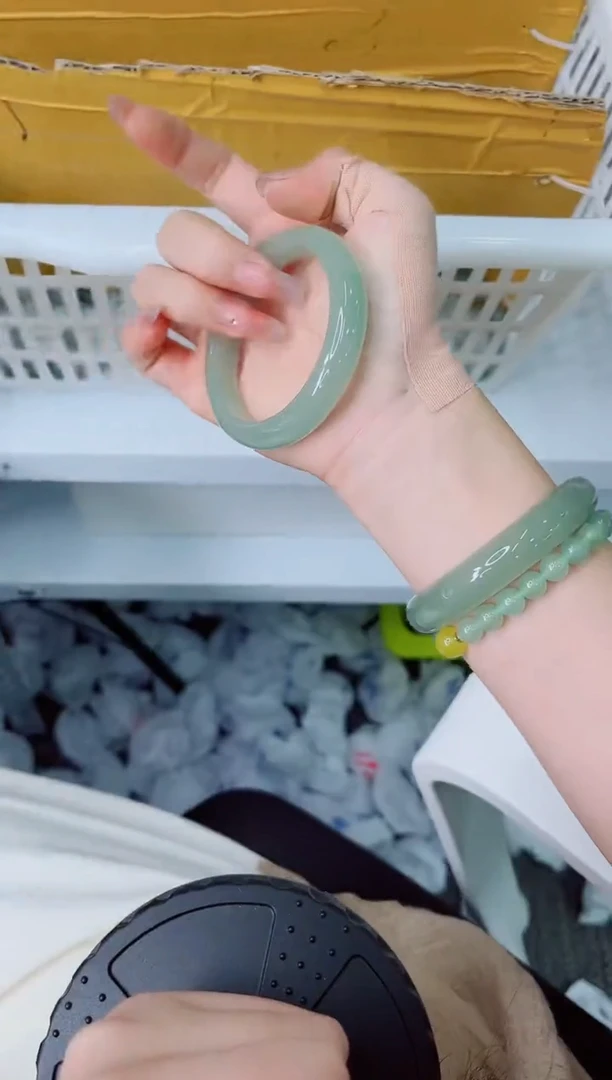 石英质玉手镯未镶嵌172-57