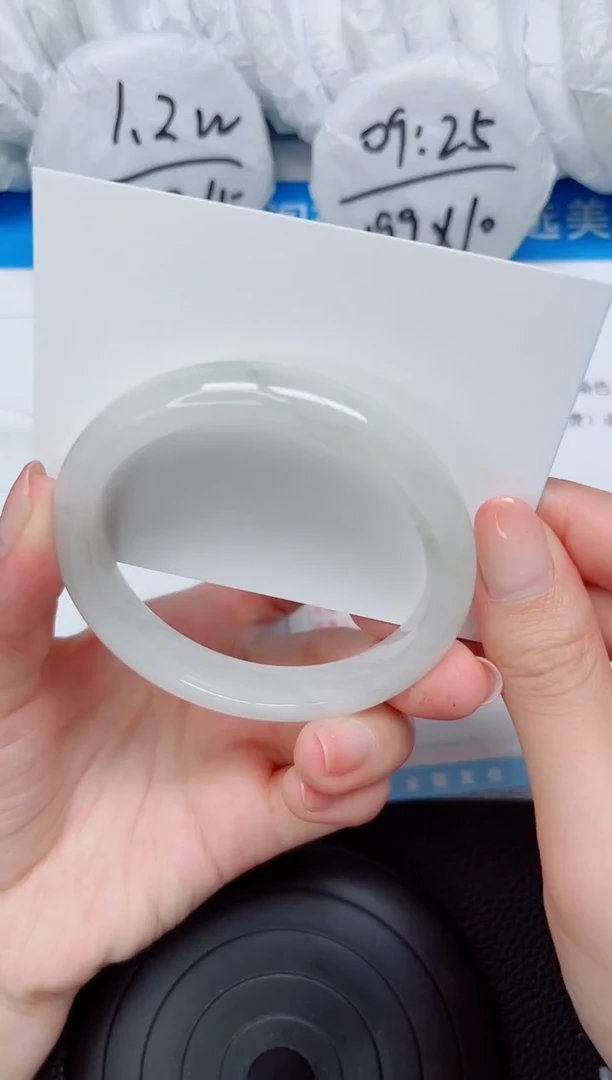 石英质玉手镯未镶嵌137-58.7