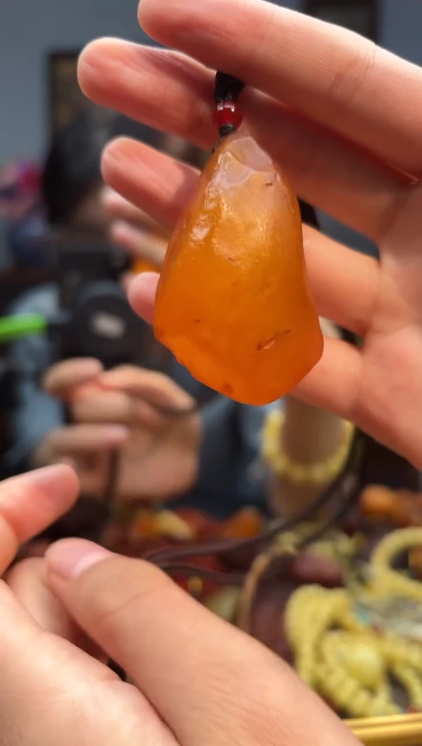 琥珀颈饰未镶嵌吊坠