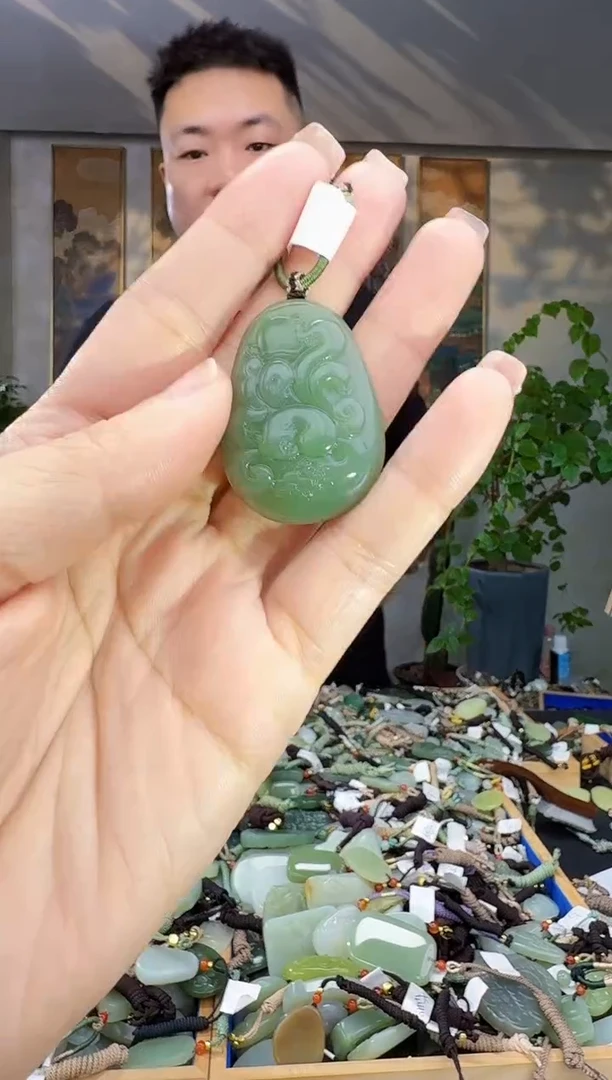 未镶嵌和田玉挂件拍一发一