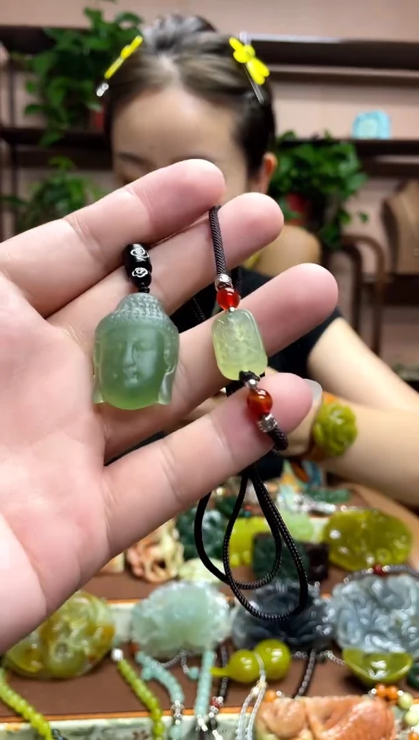 未镶嵌岫玉吊坠·