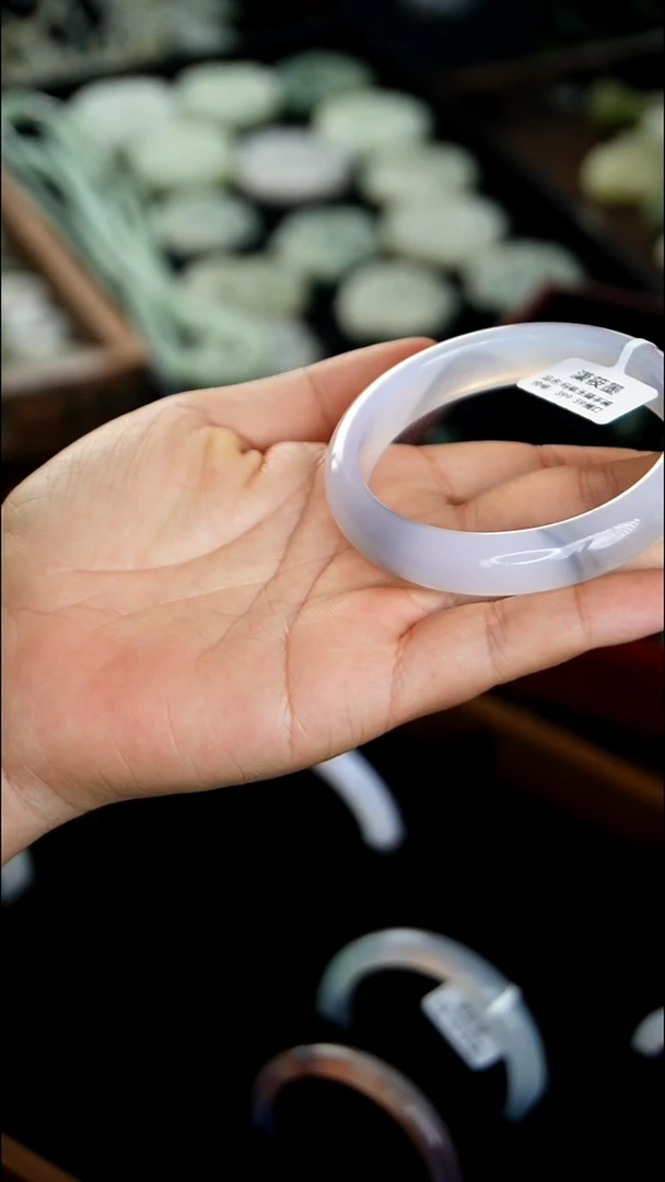 未镶嵌镯子玛瑙/玉髓1.8  59