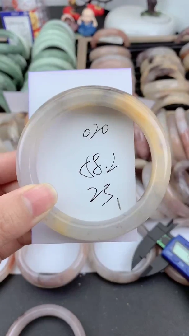 未镶嵌手镯石英质玉020