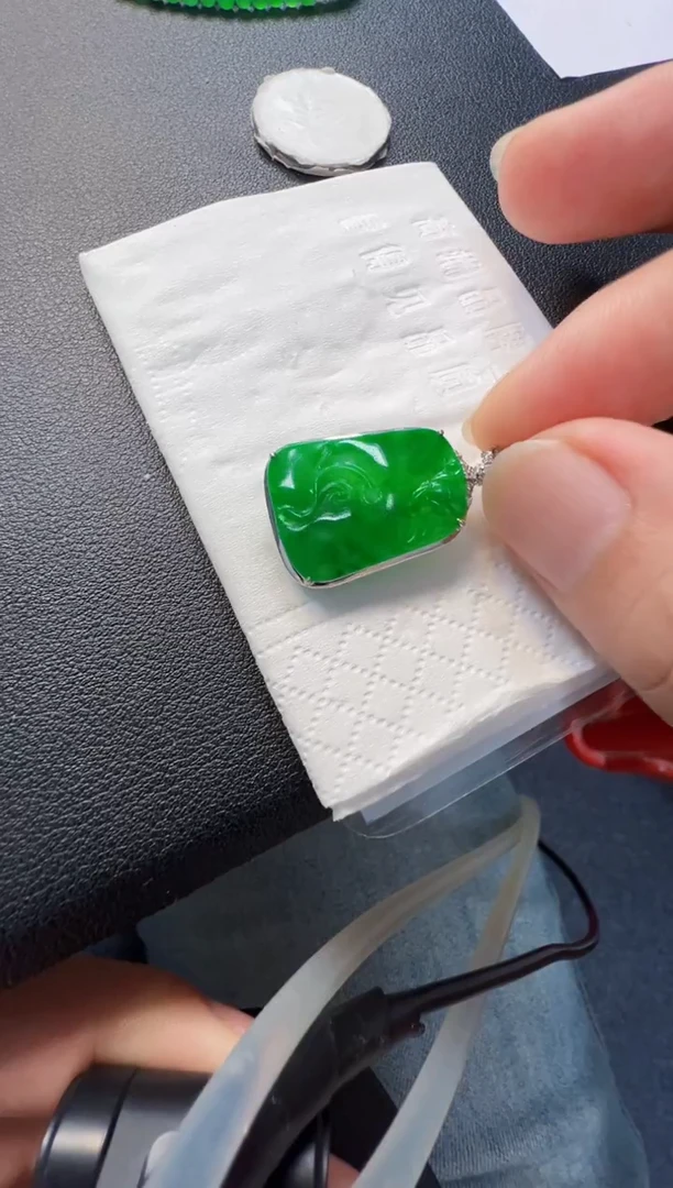 翡翠18K金镶嵌吊坠(不含链)3880