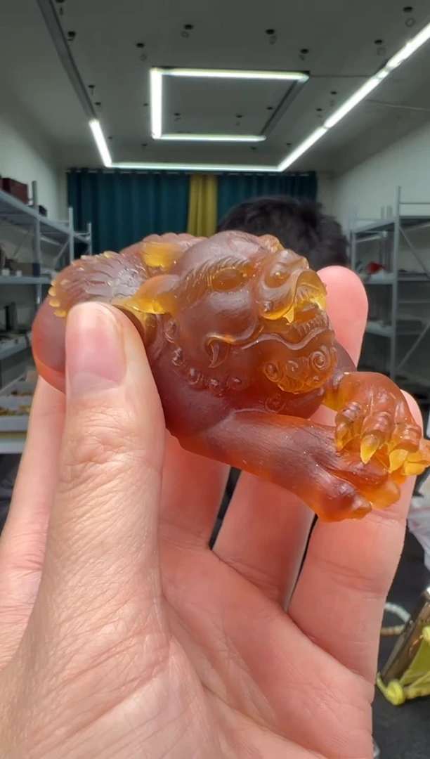 琥珀未镶嵌珠宝奇石摆件