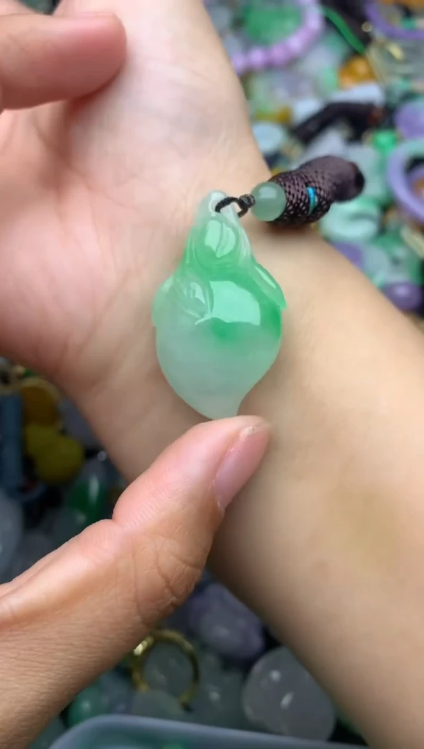 颈饰未镶嵌翡翠缅甸翡翠吊坠